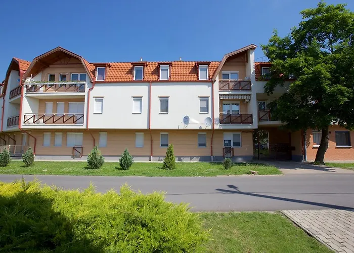Zoli Apartmanok-Timi Koelcsey 34-36